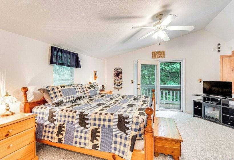 Secluded Cabin W/ Porch   7 Miles To Lake Chatuge!