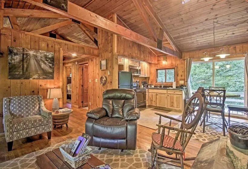 Secluded Stanardsville Cabin W/ 10 Acres & Hot Tub