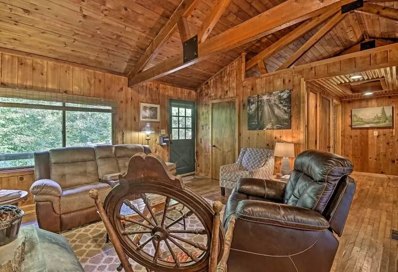 Secluded Stanardsville Cabin W/ 10 Acres & Hot Tub