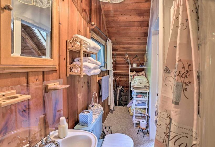 Serene Lodi Escape W/ Deck: Boat, Hike & Sip!