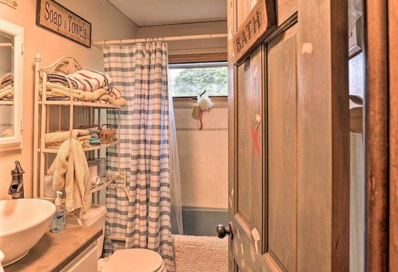 Serene Lodi Escape W/ Deck: Boat, Hike & Sip!