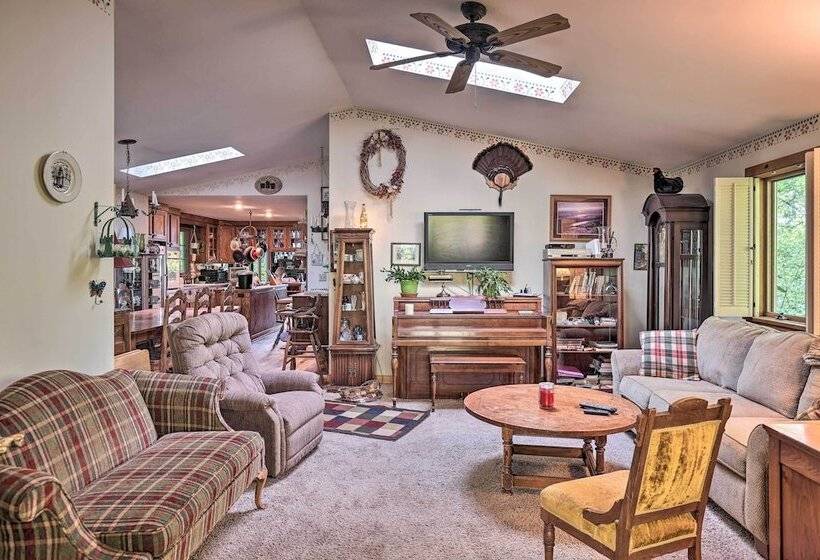 Serene Lodi Escape W/ Deck: Boat, Hike & Sip!