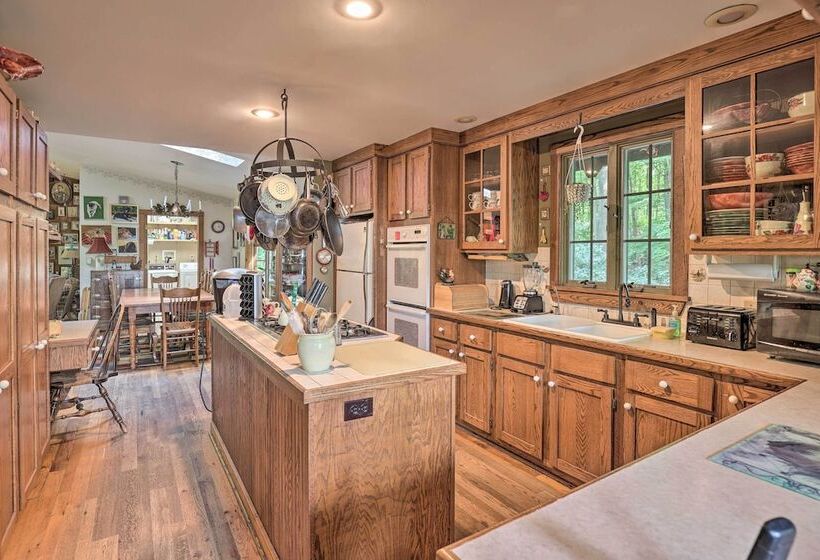 Serene Lodi Escape W/ Deck: Boat, Hike & Sip!