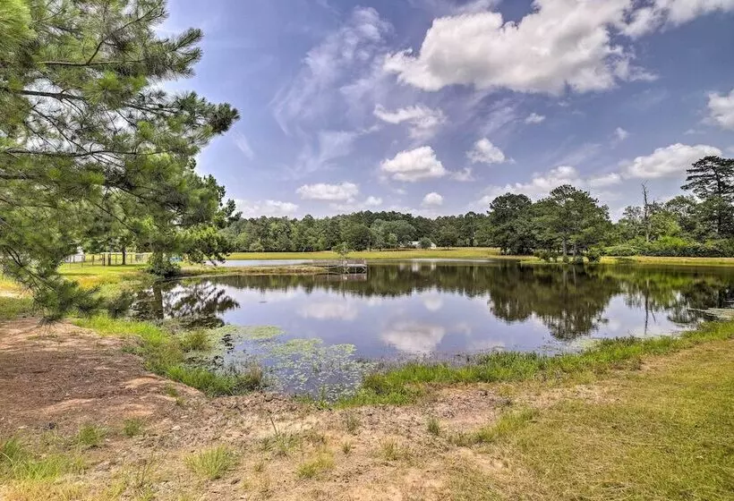 Stylish Woodville Cabin: Fishing Dock Access!