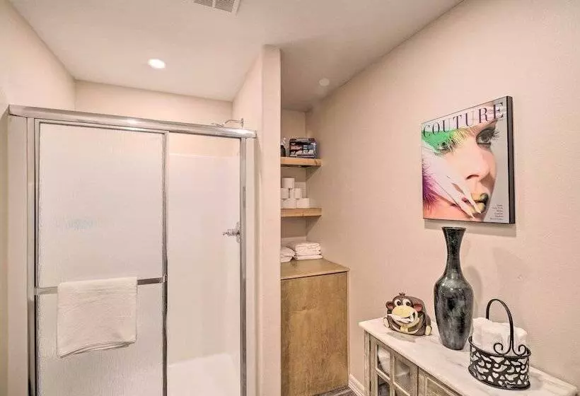 Stylish Woodville Cabin: Fishing Dock Access!