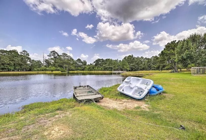 Stylish Woodville Cabin: Fishing Dock Access!