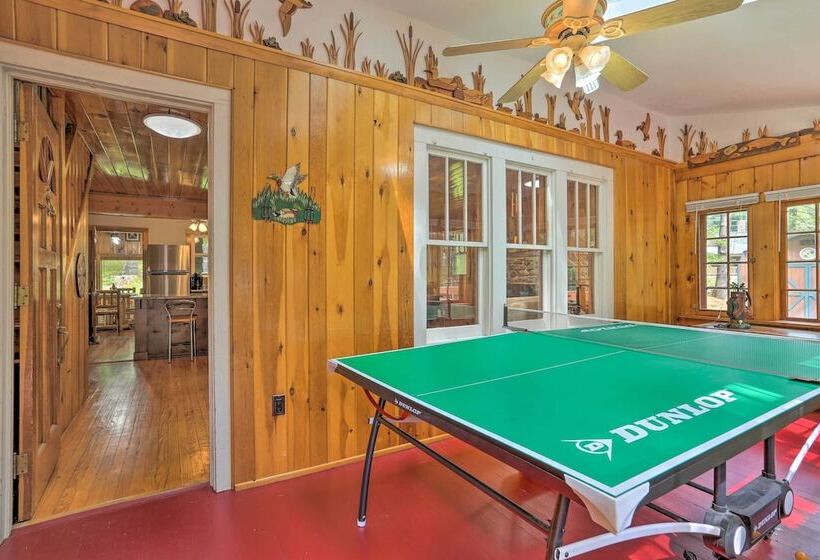 Steps To Lake: Tafton Cottage W/ Fire Pit & Grill