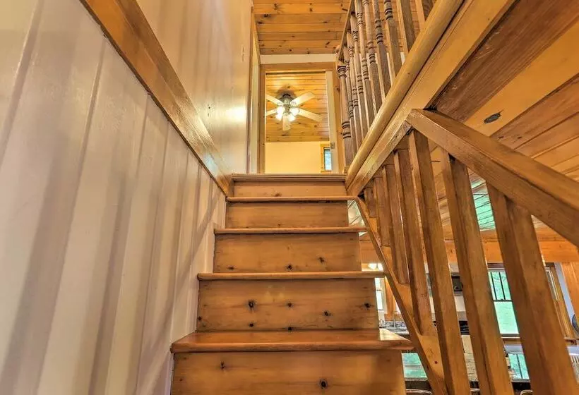 Steps To Lake: Tafton Cottage W/ Fire Pit & Grill