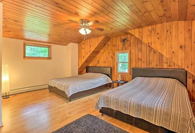 Steps To Lake: Tafton Cottage W/ Fire Pit & Grill