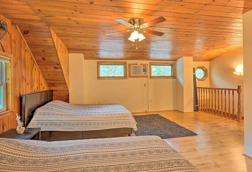 Steps To Lake: Tafton Cottage W/ Fire Pit & Grill