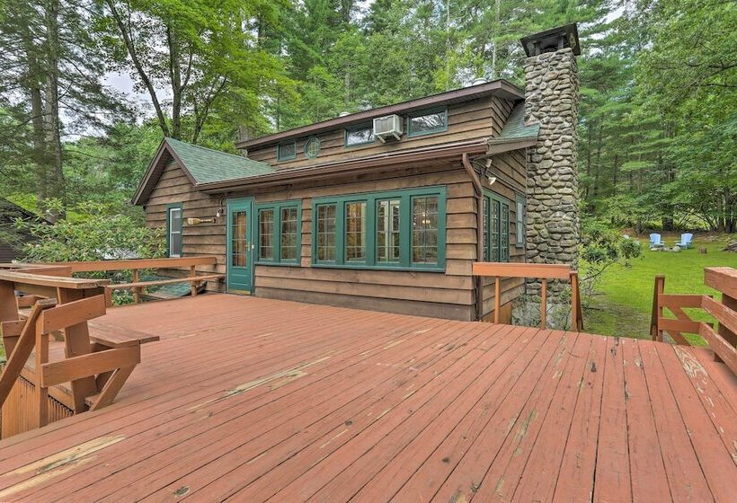 Steps To Lake: Tafton Cottage W/ Fire Pit & Grill