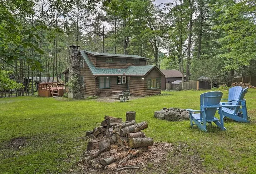 Steps To Lake: Tafton Cottage W/ Fire Pit & Grill
