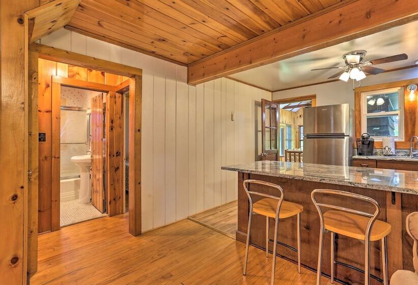 Steps To Lake: Tafton Cottage W/ Fire Pit & Grill