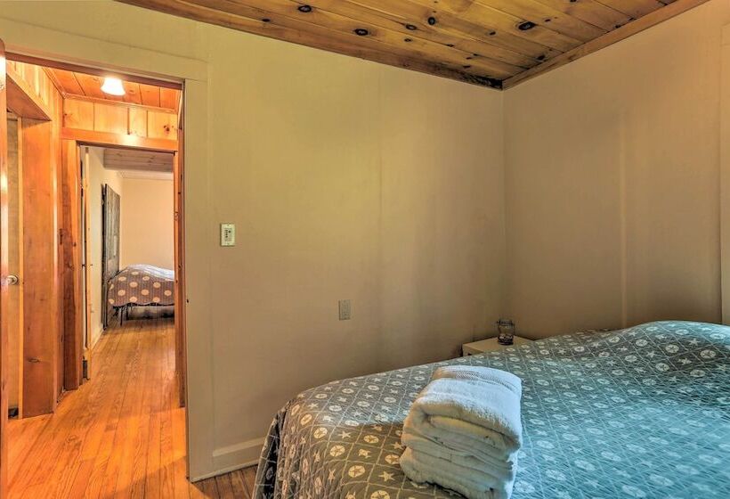 Steps To Lake: Tafton Cottage W/ Fire Pit & Grill