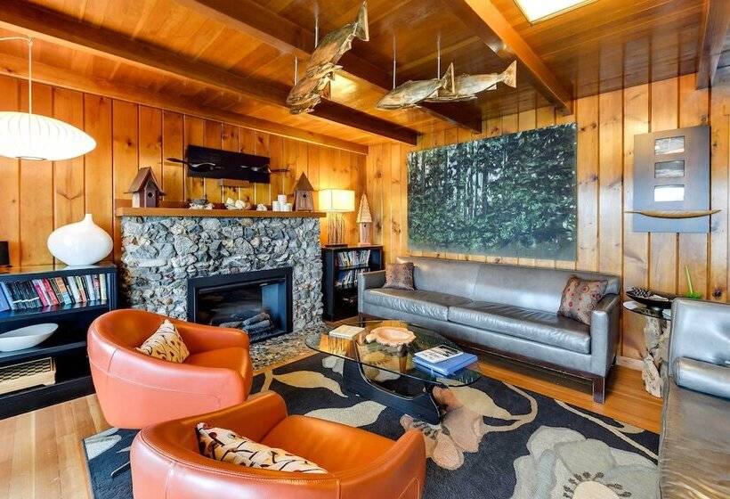 The Nest Gorgeous Waterfront La Conner Getaway!