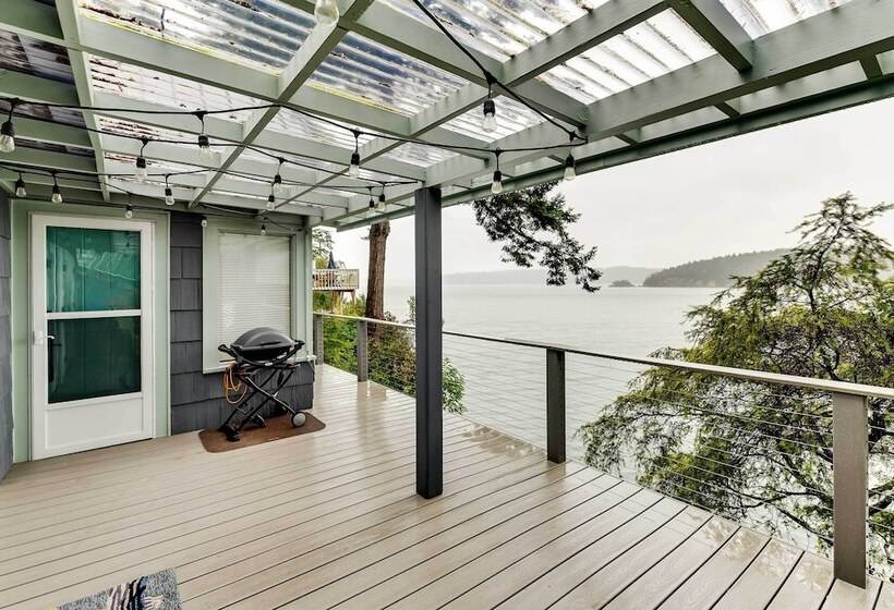 The Nest Gorgeous Waterfront La Conner Getaway!