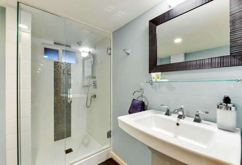 The Nest Gorgeous Waterfront La Conner Getaway!