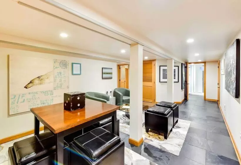 The Nest  Gorgeous Waterfront La Conner Getaway!