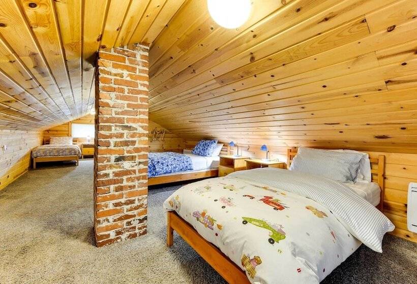 The Nest Gorgeous Waterfront La Conner Getaway!