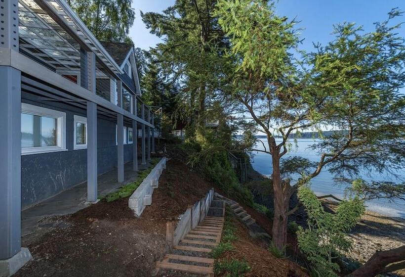 The Nest Gorgeous Waterfront La Conner Getaway!