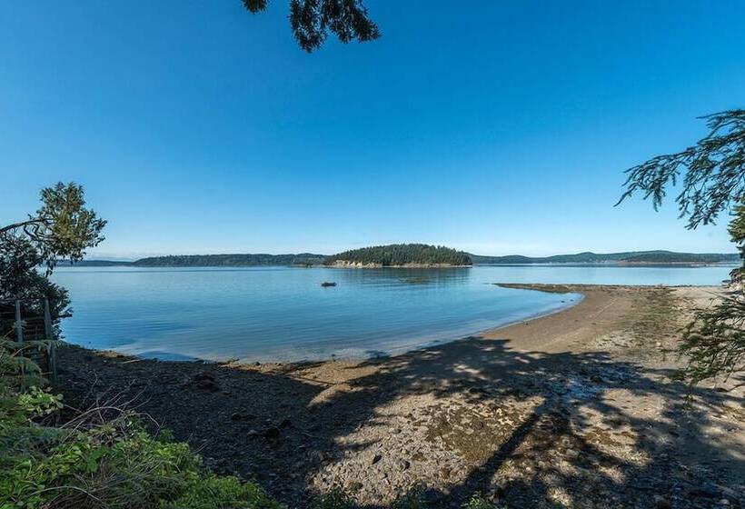 The Nest Gorgeous Waterfront La Conner Getaway!