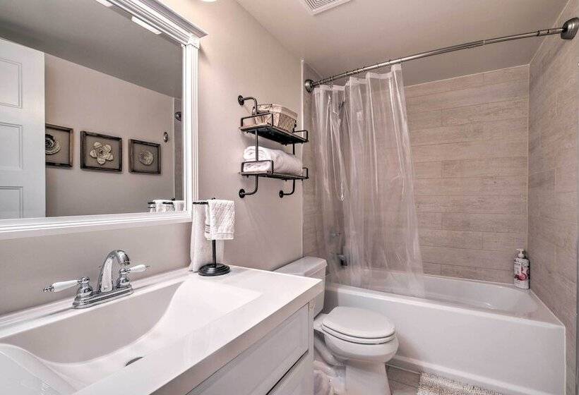 Tranquil Port Republic Home W/ Water Views!