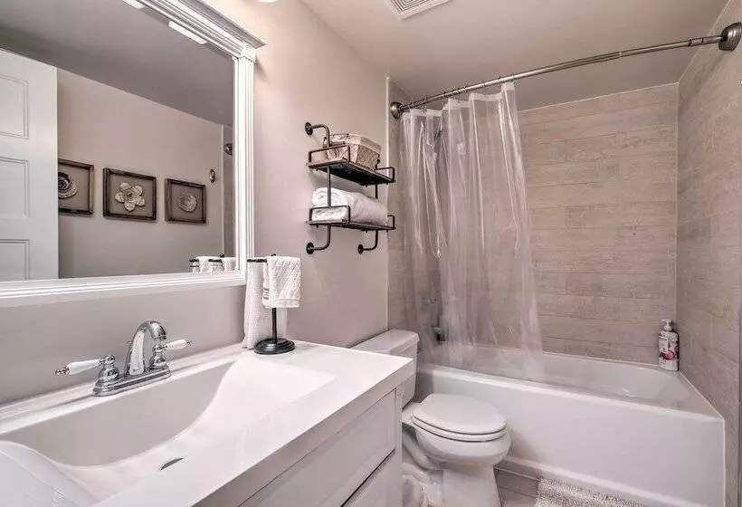 Tranquil Port Republic Home W/ Water Views!