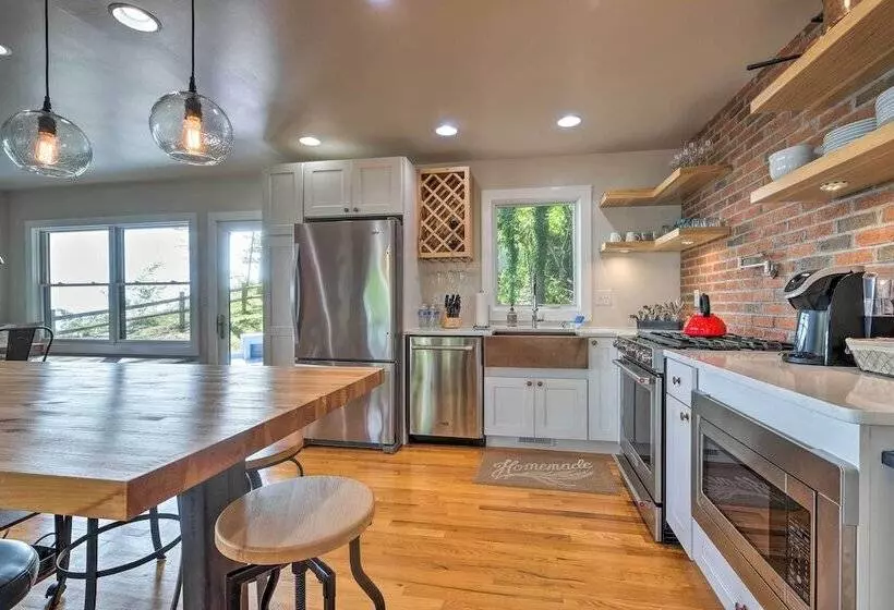 Tranquil Port Republic Home W/ Water Views!