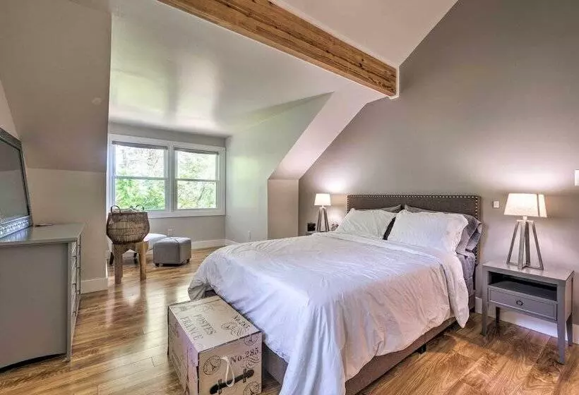 Tranquil Port Republic Home W/ Water Views!