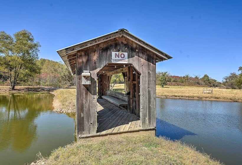 Unique Loft Cabin: Fire Pit & Fishing Access!
