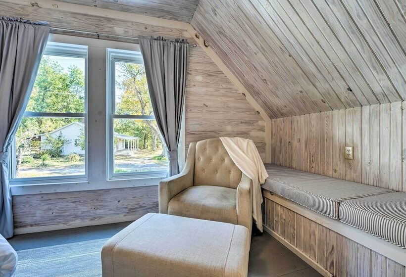 Unique Loft Cabin: Fire Pit & Fishing Access!