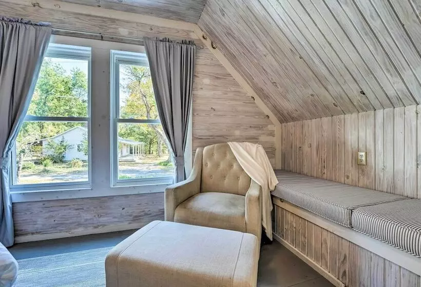 Unique Loft Cabin: Fire Pit & Fishing Access!