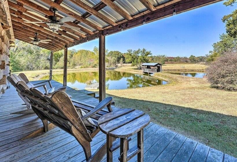 Unique Loft Cabin: Fire Pit & Fishing Access!