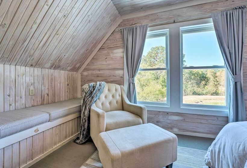 Unique Loft Cabin: Fire Pit & Fishing Access!