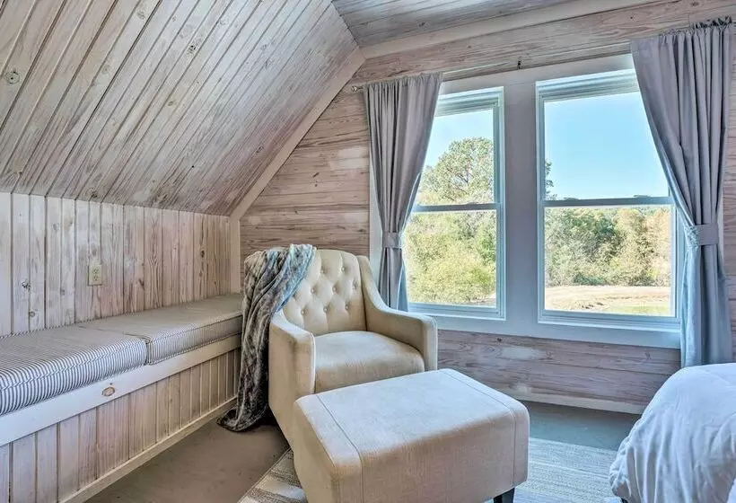 Unique Loft Cabin: Fire Pit & Fishing Access!