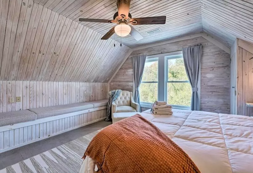 Unique Loft Cabin: Fire Pit & Fishing Access!