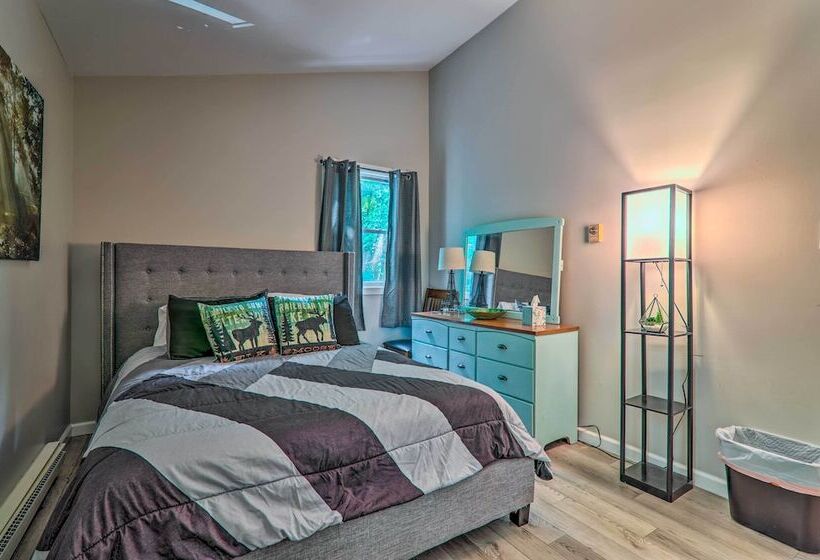 Fire Pit & Community Perks: Blakeslee Cottage!