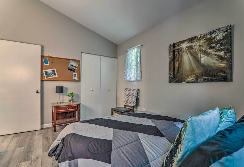 Fire Pit & Community Perks: Blakeslee Cottage!