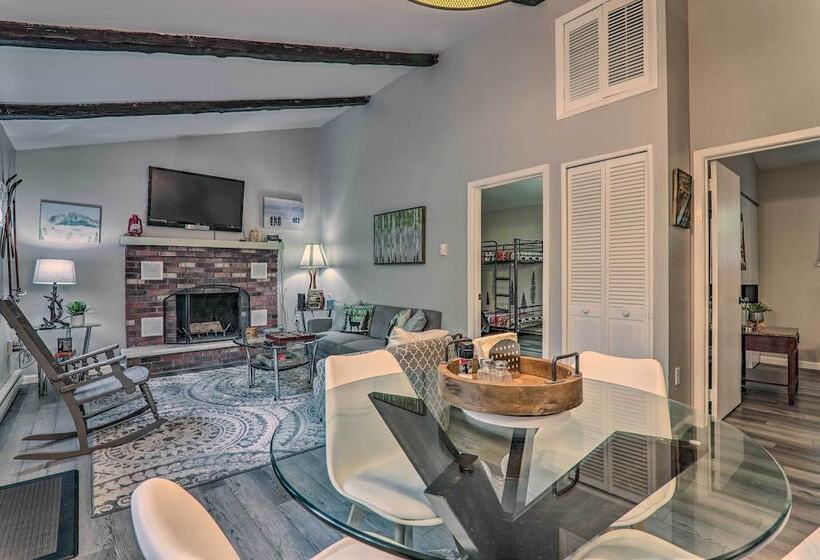 Fire Pit & Community Perks: Blakeslee Cottage!