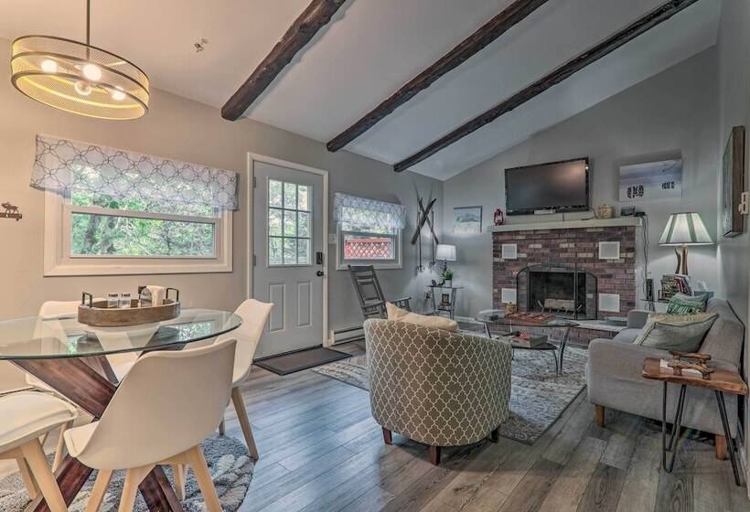 Fire Pit & Community Perks: Blakeslee Cottage!