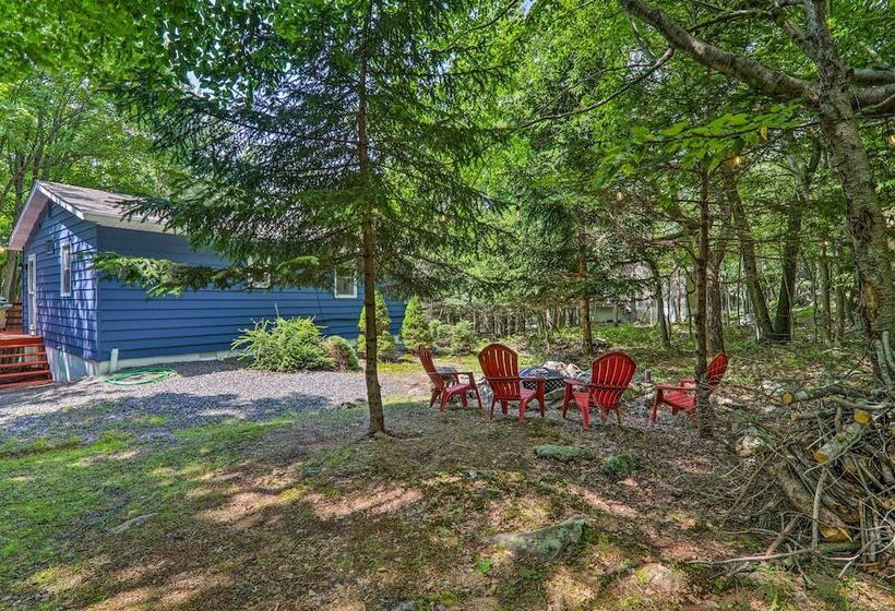 Fire Pit & Community Perks: Blakeslee Cottage!