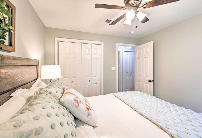 6 Mi To Nat L Park: Pet Friendly Hot Springs Home