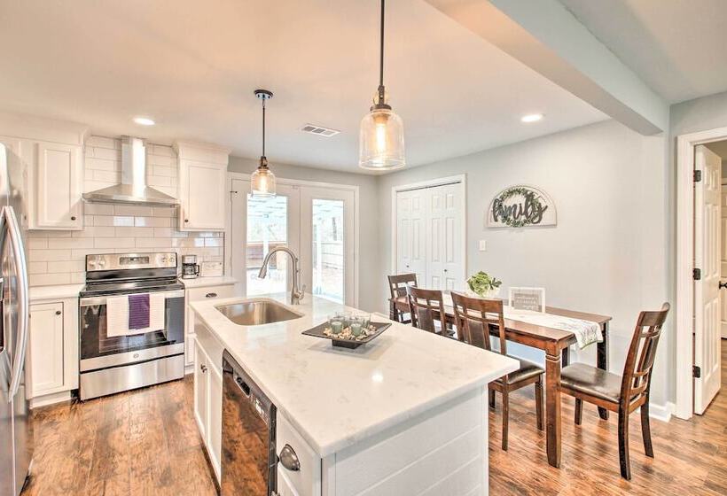 6 Mi To Nat L Park: Pet Friendly Hot Springs Home