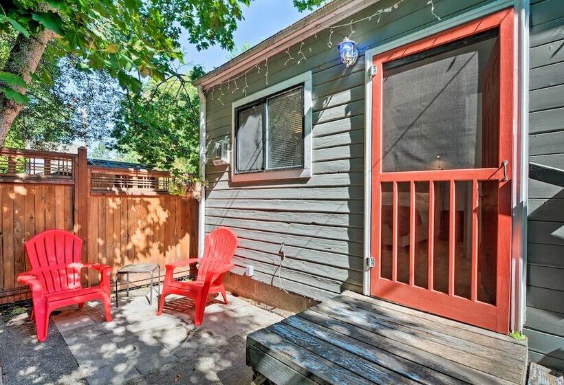 Warm & Inviting Ashland Cottage < Half Mile To Sou