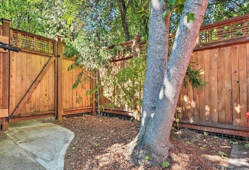 Warm & Inviting Ashland Cottage < Half Mile To Sou