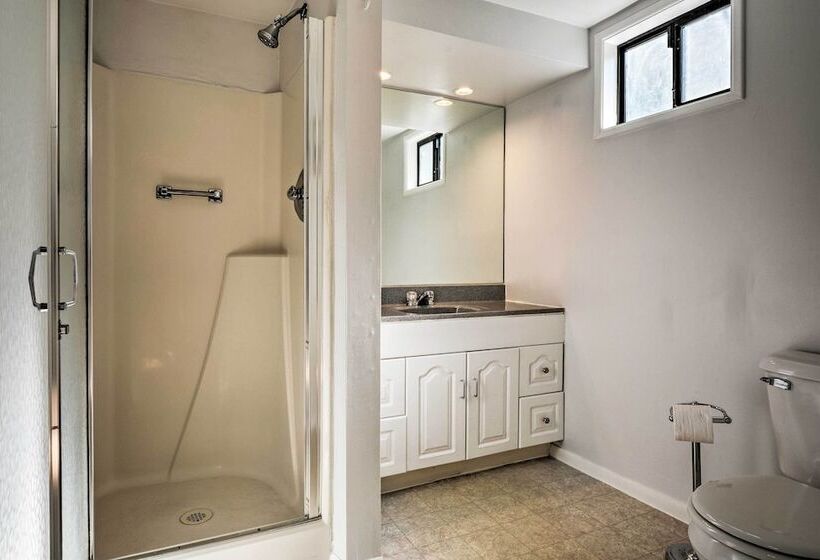 Warm & Inviting Ashland Cottage < Half Mile To Sou