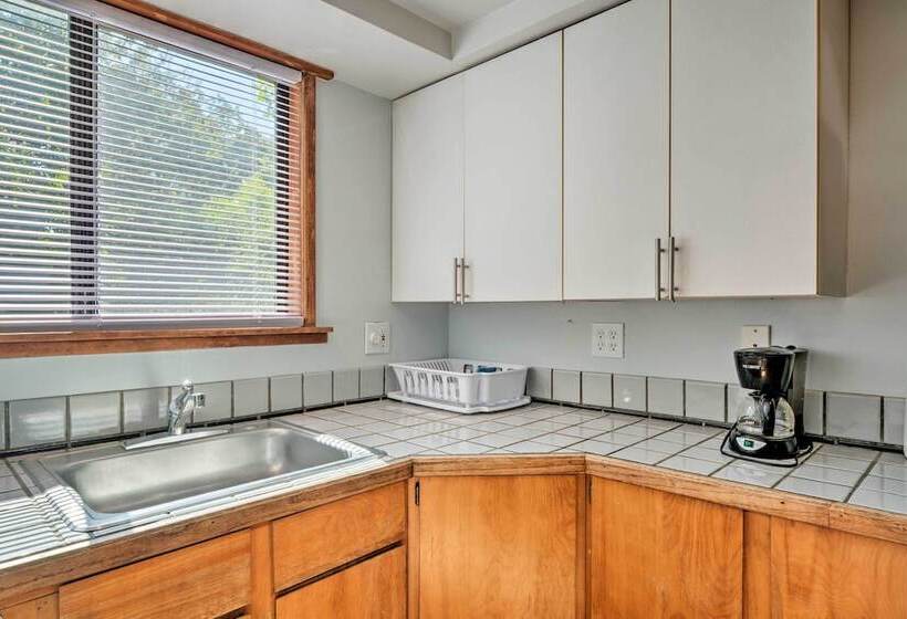 Warm & Inviting Ashland Cottage < Half Mile To Sou