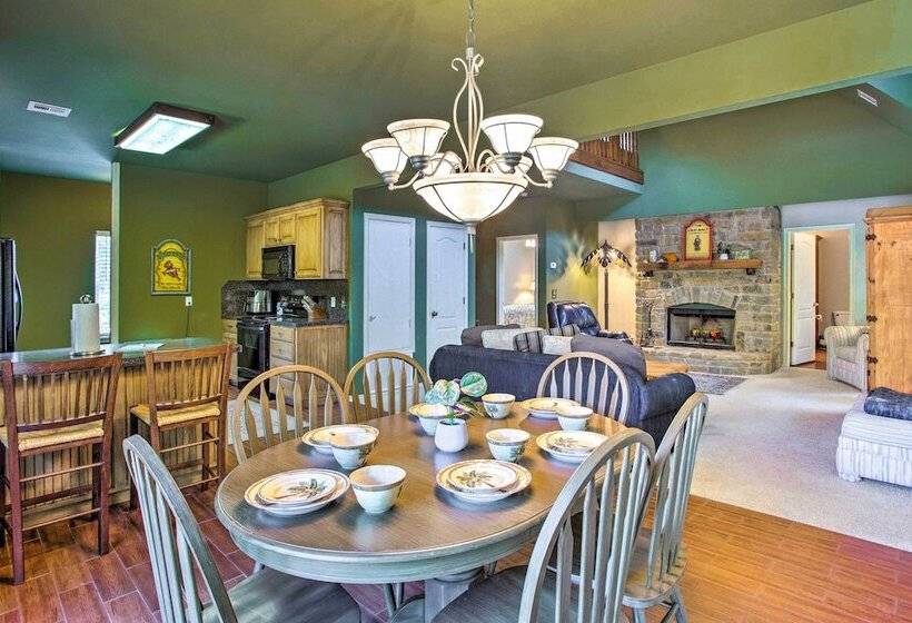 1/2 Mi To Lake Texoma: Home W/ Fire Pit & Grill!