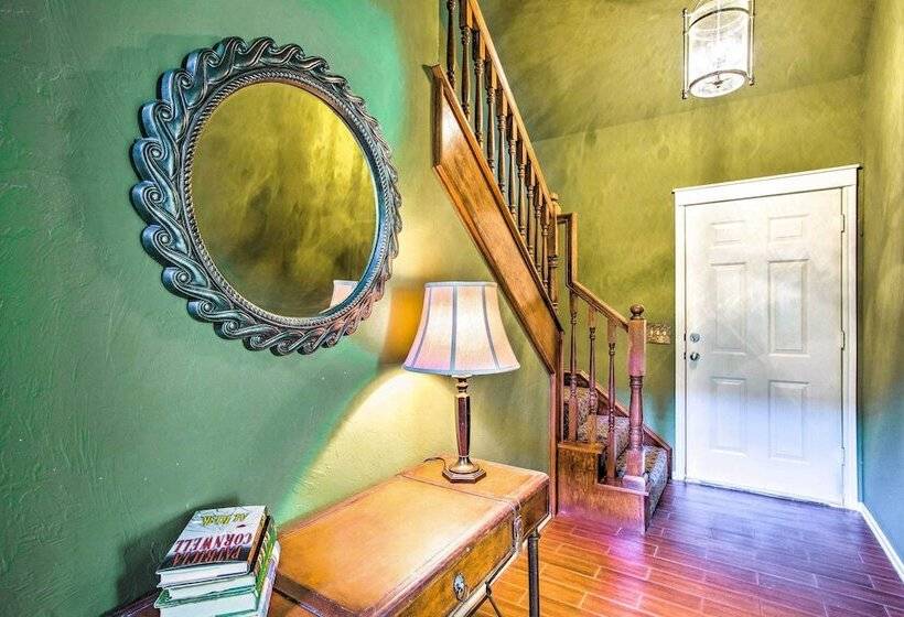 1/2 Mi To Lake Texoma: Home W/ Fire Pit & Grill!