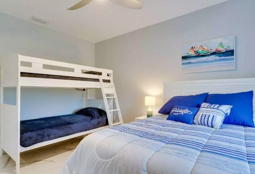 Canal Front Cape Coral House: Private Pool & Lanai